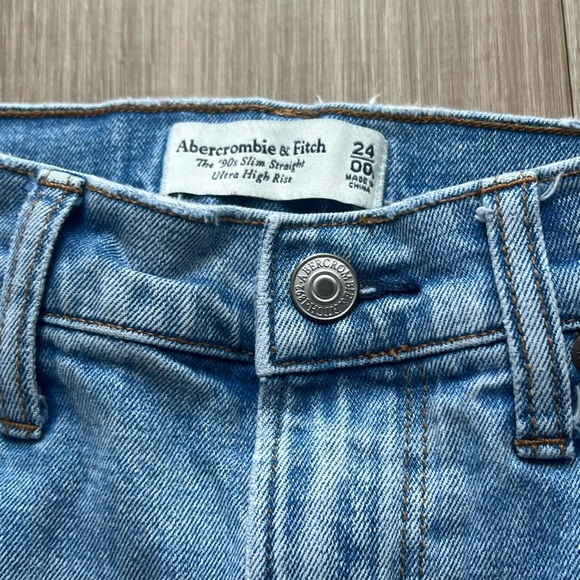 Abercrombie & Fitch 90s Slim Straight Ultra High Rise Blue Jeans Size 00L - Picture 3 of 5
